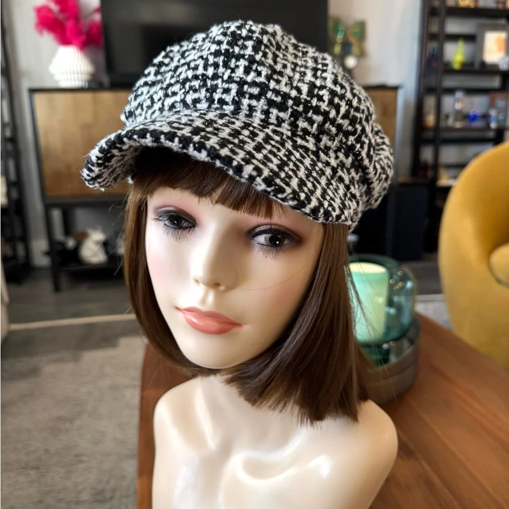 Stylish Black and White Tweed Cap